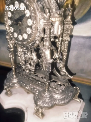 Стар каминен часовник. Бял бронз с готически орнаменти и мраморна основа. 60 те години на миналият в, снимка 5 - Антикварни и старинни предмети - 51286024