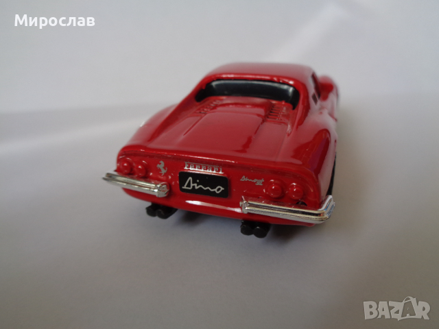 BBURAGO 1:43 FERRARI DINO 246 GT МОДЕЛ КОЛИЧКА ИГРАЧКА, снимка 4 - Колекции - 44681044