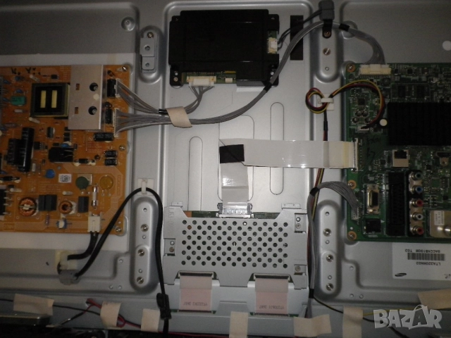 LED телевизор Toshiba 32RL933G за ремонт, снимка 3 - Телевизори - 51841944