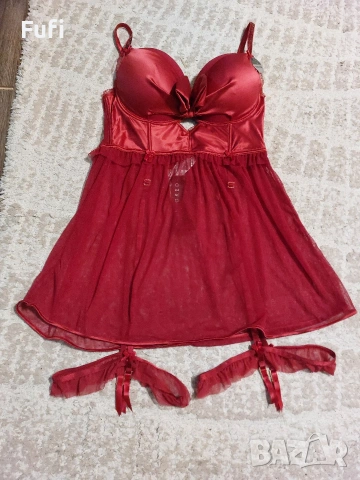 11 евро, нова нощничка, с етикет, с подплънки, 85 Д, марка Censored 