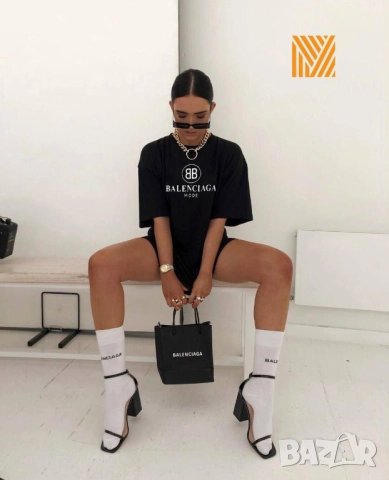 туника balenciaga, снимка 2 - Туники - 51456556