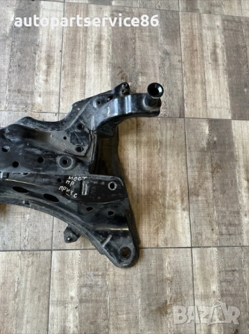 Подрамка отпред за Toyota Prius 1.8 Hybrid (2018), снимка 3 - Части - 54203525