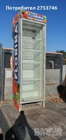 Продава се вертикална ветрина ,която може да използвате по ваш избор за безалкохолни напитки 