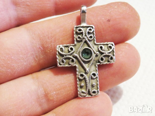 сребърен синджир с кръст, православен кръст с филигран и скъпоценен камък 