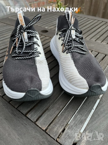 $163 Мъжки маратонки HOKA Carbon X3 Black and white 44-45 отлично състояние, снимка 2 - Маратонки - 52033659