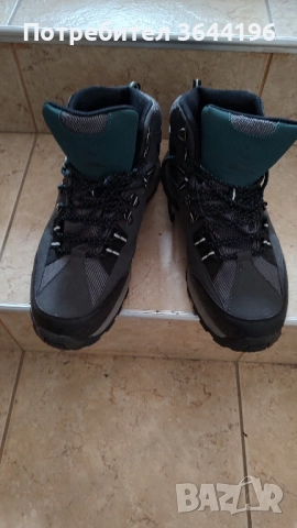 Туристически зимни обувки номер 44
