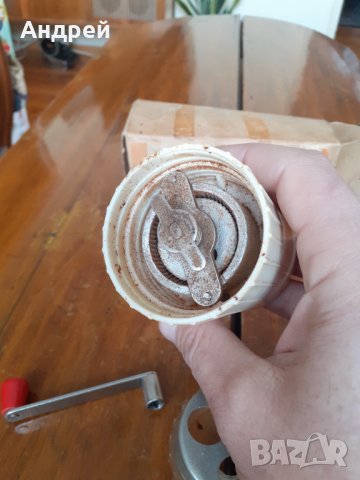 Стара кафемелачка,мелничка,мелница за кафе #3, снимка 5 - Антикварни и старинни предмети - 31530069