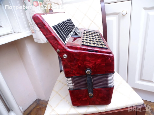 Акордеон Велтмайстер Стела 60 баса, снимка 4 - Акордеони - 52606582