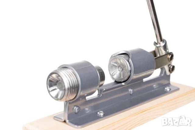 Ръчна трошачка за орехи, лешници, бадеми, снимка 2 - Други инструменти - 42480360