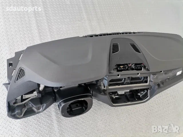Ново Табло BMW 5 G30 G31 G38 Lci без HUD Черно гума, снимка 2 - Части - 50307535