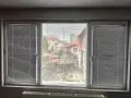 Бяла дограма с щори , снимка 1