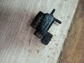 Вакуумен клапан VW Golf 4 1.6 i , 037906283A, снимка 2