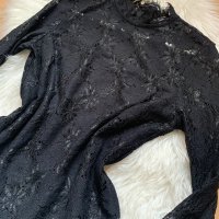 Дантелена блуза Н&М, снимка 2 - Блузи с дълъг ръкав и пуловери - 32090150