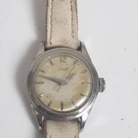 Дамски механичен часовник Tissot, снимка 1 - Антикварни и старинни предмети - 34932426