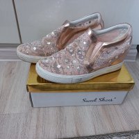 Розови обувки с камъни, снимка 4 - Дамски ежедневни обувки - 40222969