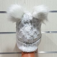 Нова зимна бяла дамска шапка с 2 помпона/пуха, снимка 4 - Шапки - 35488783
