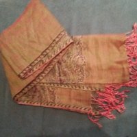 Дамски шал с ресни, снимка 4 - Шалове - 35612465