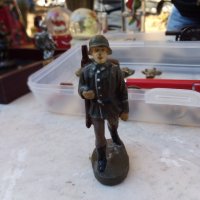 Стара фигура на войник, снимка 1 - Антикварни и старинни предмети - 30875778