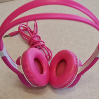 Жични детски слушалки BuddyPhones Travel, Light Pink, снимка 1 - Други - 44709387