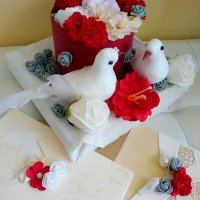 Сватбена декорация с гълъби ,кутия със сапунени рози на поставка и две сватбени картички , снимка 2 - Декорация за дома - 37137741