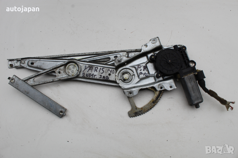 Преден десен електрически стъклоповдигач Тойота ярис п10 2врати 01г Toyota yaris p10 2001, снимка 1