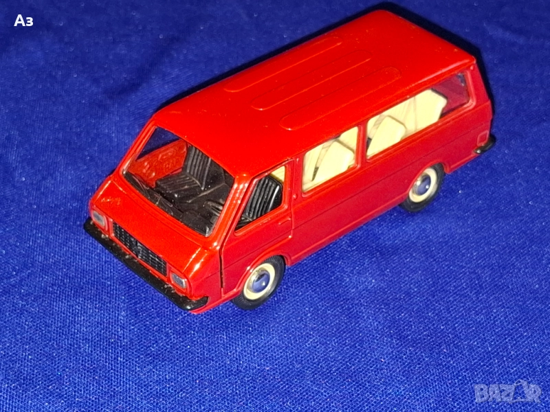 Соц руски модел РАФ 2203 Латвия А18 в мащаб 1:43 Сделано в СССР USSR в мащаб 1:43, снимка 1