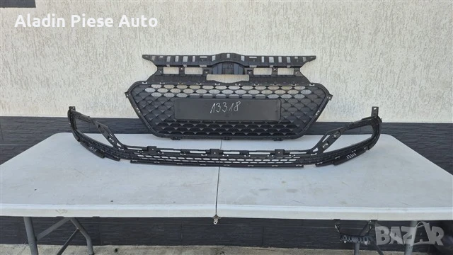 Централна решетка и долна предна броня Hyundai I20 година 2015 - 2020 код 86569C8010, снимка 1