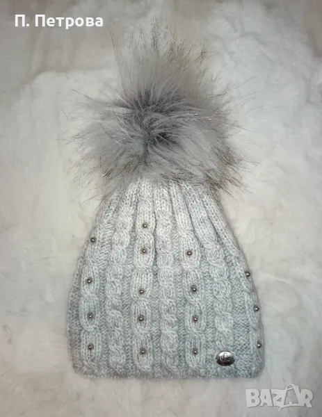 сива плетена зимна шапка с мъниста и пухкав помпон, снимка 1