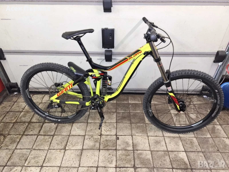 Giant Glory, снимка 1