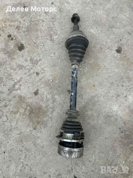 Предна лява полуоска от Шкода Октавия хечбек 1.9 ТДИ, 105 кс., 5 ск., код двигател BJB, 2007 г., снимка 1
