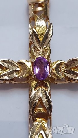 Златен кръст с александрит