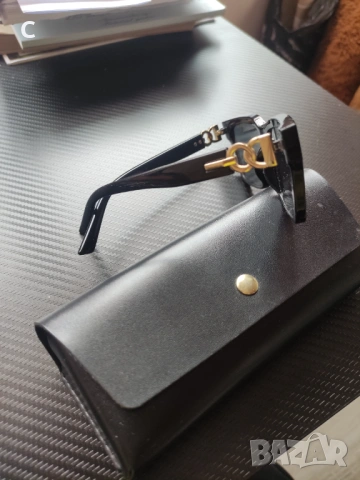 Слънчеви очила с калъф, снимка 2 - Слънчеви и диоптрични очила - 53961256