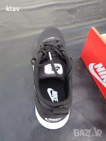 Маратонки Nike AIR MAX TAVAS 44.5