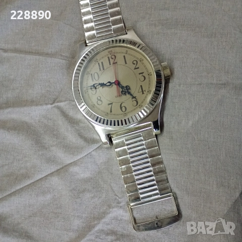 Стенен часовник , снимка 2 - Стенни часовници - 52582364