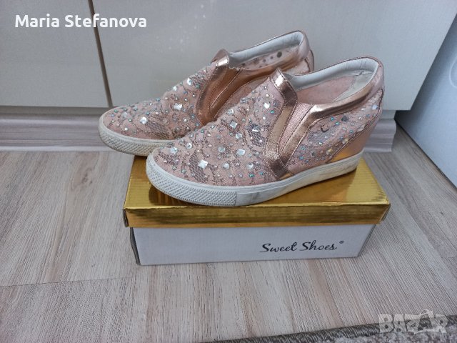 Розови обувки с камъни, снимка 4 - Дамски ежедневни обувки - 40222969