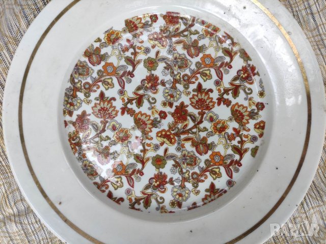 Продавам голяма порцеланова чиния с цветя  Китка Нови Пазар, снимка 3 - Чинии - 37870710