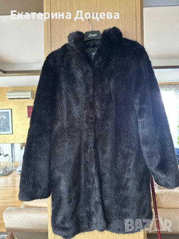 Черно палто с косъм 