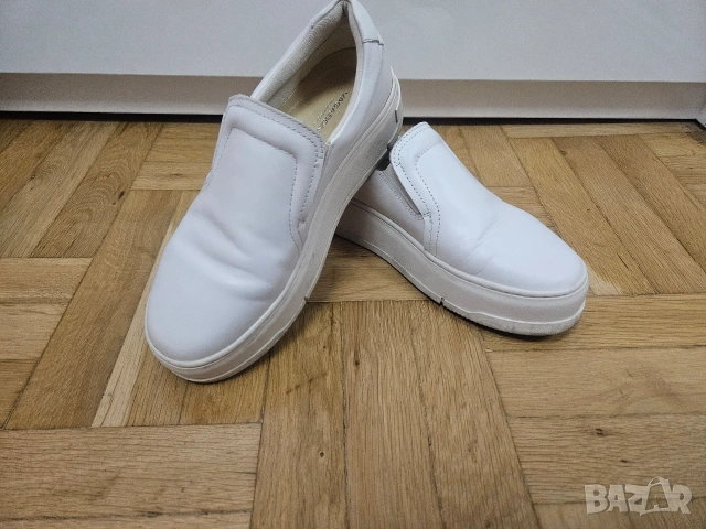 Дамски затворени обувки на платформа Vagabond Shoemakers В отлично състояние. Много удобни. 