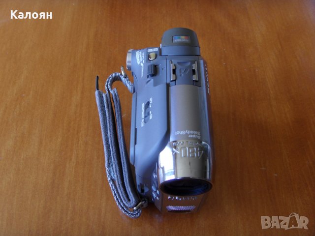 Видеокамера Sony DCR-HC42 NTSC пълен комплект, снимка 2 - Камери - 33880394