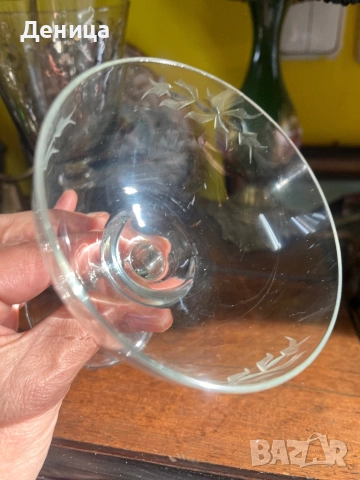 6 чаши за шампанско- Българско калиево стъкло Елегантни, стилна гравюра, подходящи за красиво, снимка 7 - Чаши - 52881046