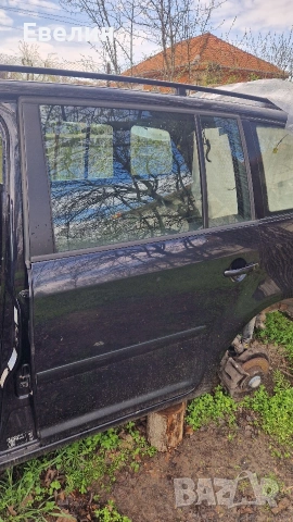 ляза задна врата ,черна от VW Touran 2006г