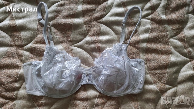 Сутиени Triumph , снимка 2 - Бельо - 53934883