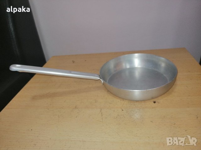 Продавам българско алуминево тиганче, 20/4см, снимка 2 - Съдове за готвене - 34407097
