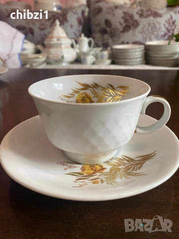 ⚜️Прекрасен немски порцеланов сервиз с много позлата и релеф от бивша ГДР!, снимка 2 - Сервизи - 53195980