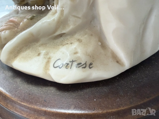 Чифт колекционерски фигури Capodimonte №8078, снимка 5 - Антикварни и старинни предмети - 54076355