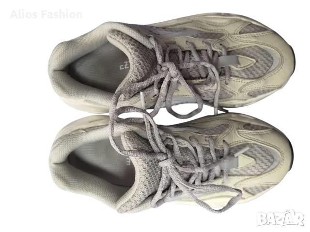 Оригинални Adidas Yeezy Boost 700 V2 "Static" (номер 40 ), снимка 6 - Ежедневни обувки - 56313666