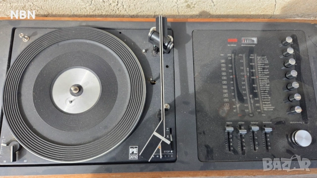 Стар немски грамофон PE3010 с вграден стерео усилвател + подарък.