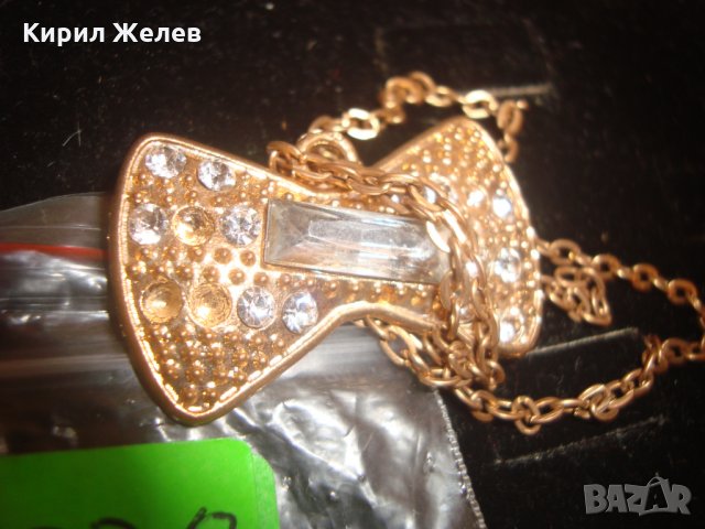РЕТРО ПОЗЛАТЕН МЕДАЛЬОН ПАПИЙОНКА с ФАСЕТ КРИСТАЛИ и ВЕРИЖКА 3330, снимка 3 - Колиета, медальони, синджири - 30580792