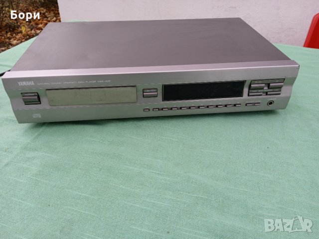 YAMAHA CDX-493  CD Player