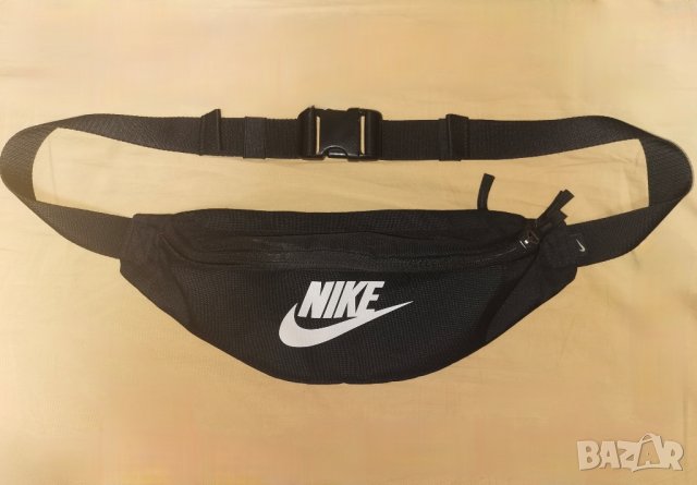 Nike чантичка Heritage, снимка 1 - Чанти - 42822732